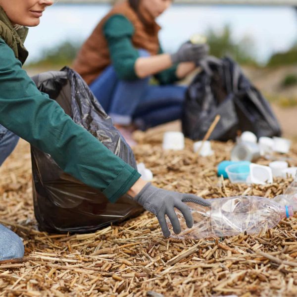 volunteers-cleaning-the-ground-2021-08-28-11-56-55-utc-1.jpg